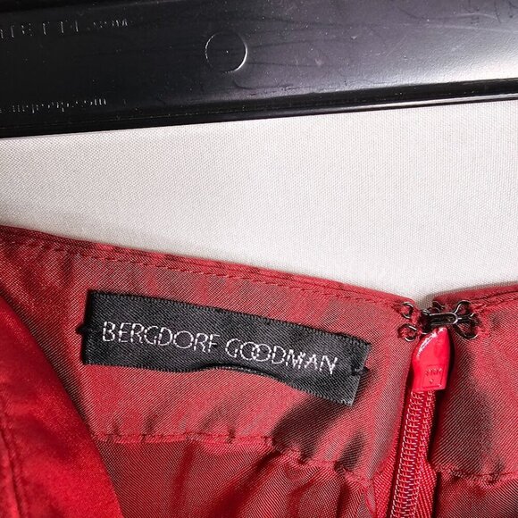 Vtg BERGDORF GOODMAN CARMEN MARC VALVO Straight Satin Skirt RED size 6 Preppy - Picture 5 of 8